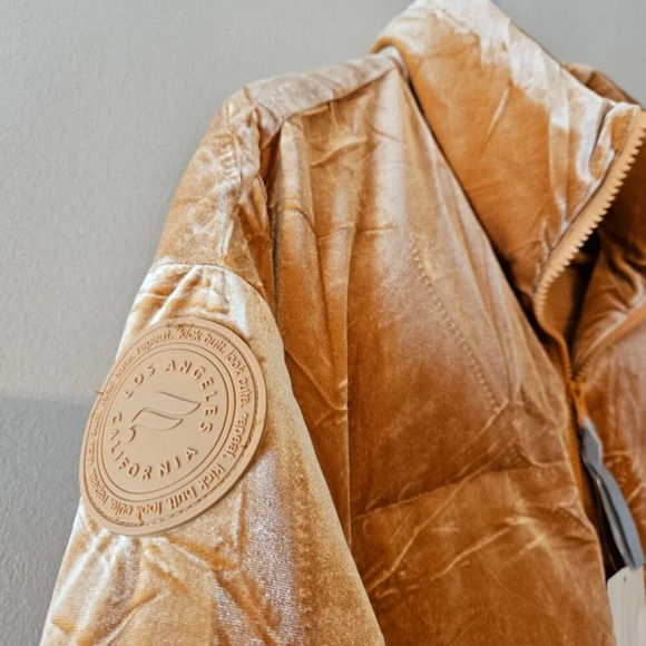 Fabletics Wander Velour Cropped Puffer Women's Jacket In Light Honey Size Small. - Picture 11 of 16